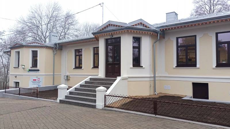 szkoła podstawowa w Cieślach